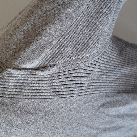 APT. 9 gray long sleeve full zip knit sweater with ribbed accents - Picture 5 of 13